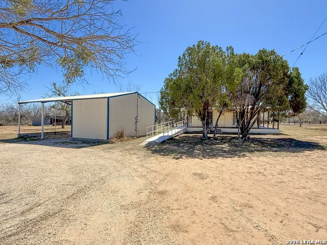 3962 STATE HWY 173 S Devine, TX 78016