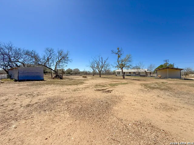 3962 STATE HWY 173 S Devine, TX 78016