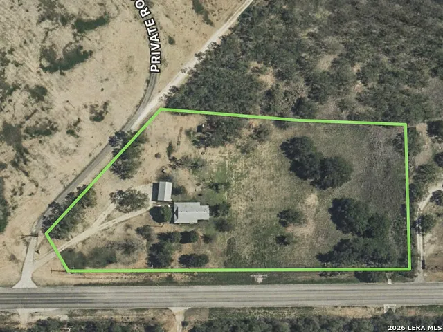 3962 STATE HWY 173 S Devine, TX 78016