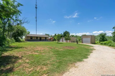 9195 S LOOP 1604 E