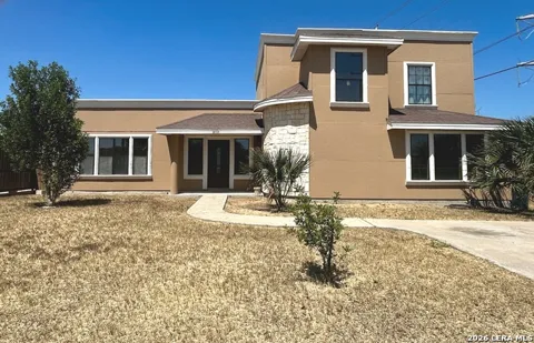 2101 PERSHING CIR