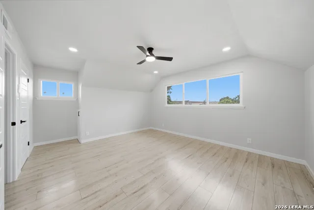 118 S Gardenview Castle Hills, TX 78213