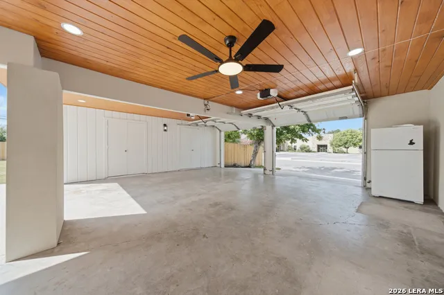 118 S Gardenview Castle Hills, TX 78213