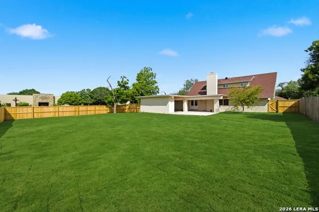 118 S Gardenview Castle Hills, TX 78213