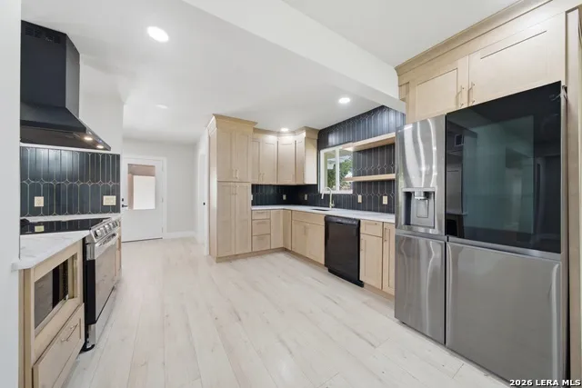 118 S Gardenview Castle Hills, TX 78213