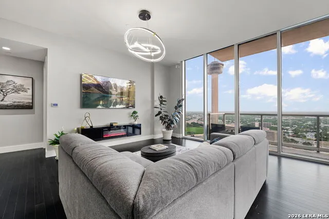 610 E Market St #UNIT 2605 San Antonio, TX 78205