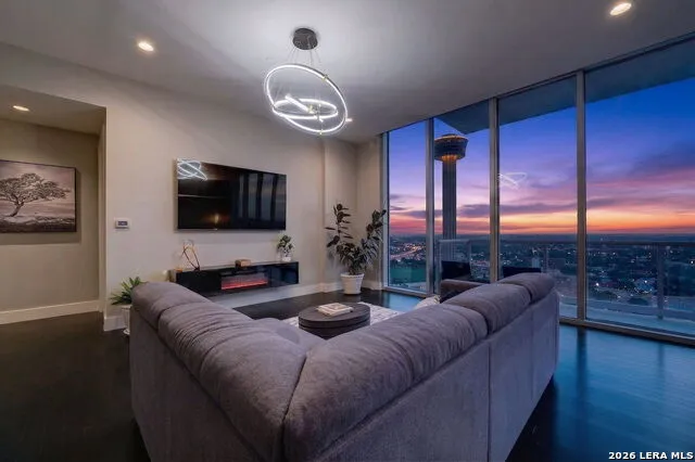 610 E Market St #UNIT 2605 San Antonio, TX 78205