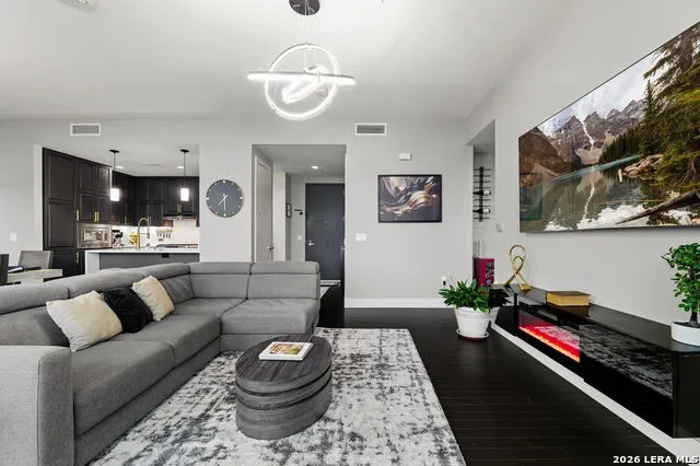 610 E Market St #UNIT 2605 San Antonio, TX 78205