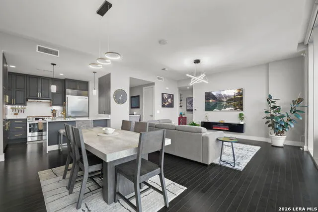 610 E Market St #UNIT 2605 San Antonio, TX 78205