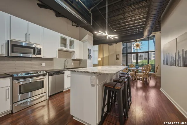 214 E TRAVIS ST #APT 205 San Antonio, TX 78205