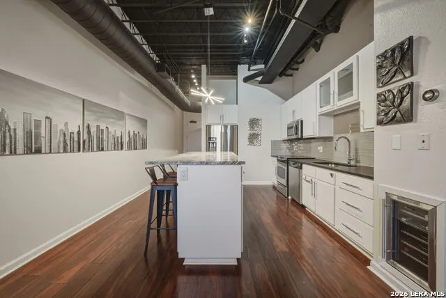 214 E TRAVIS ST #APT 205 San Antonio, TX 78205