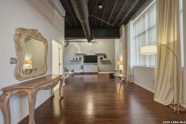 214 E TRAVIS ST #APT 205 San Antonio, TX 78205