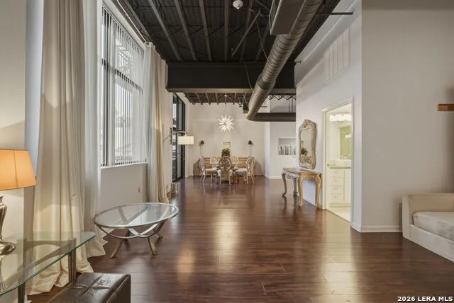 214 E TRAVIS ST #APT 205 San Antonio, TX 78205