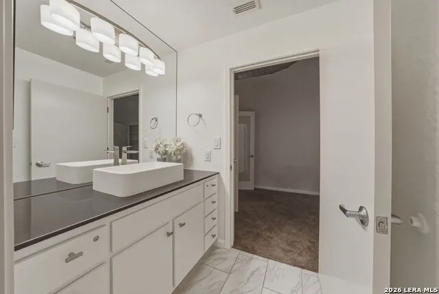 214 E TRAVIS ST #APT 205 San Antonio, TX 78205