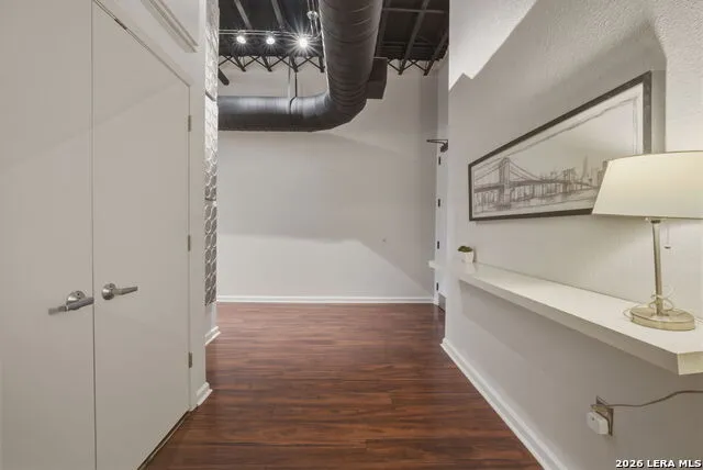 214 E TRAVIS ST #APT 205 San Antonio, TX 78205