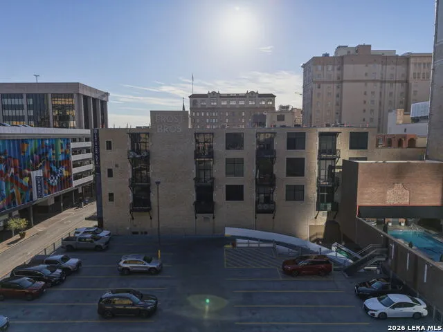 214 E TRAVIS ST #APT 205 San Antonio, TX 78205