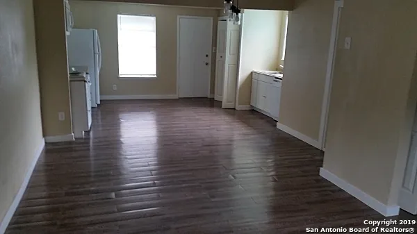 516 BEXAR DR San Antonio, TX 78228