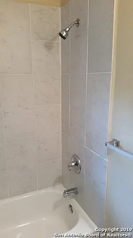 516 BEXAR DR San Antonio, TX 78228
