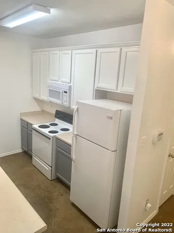 10706 MATHOM LNDG Unit 3 Universal City, TX 78148