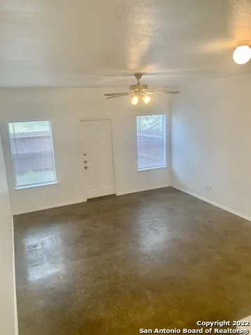 10706 MATHOM LNDG Unit 3 Universal City, TX 78148