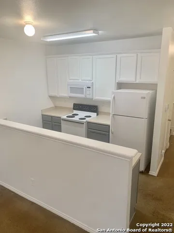 10706 MATHOM LNDG Unit 3 Universal City, TX 78148