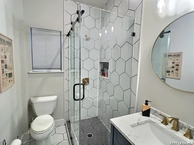 404 W Walnut Seguin, TX 78155