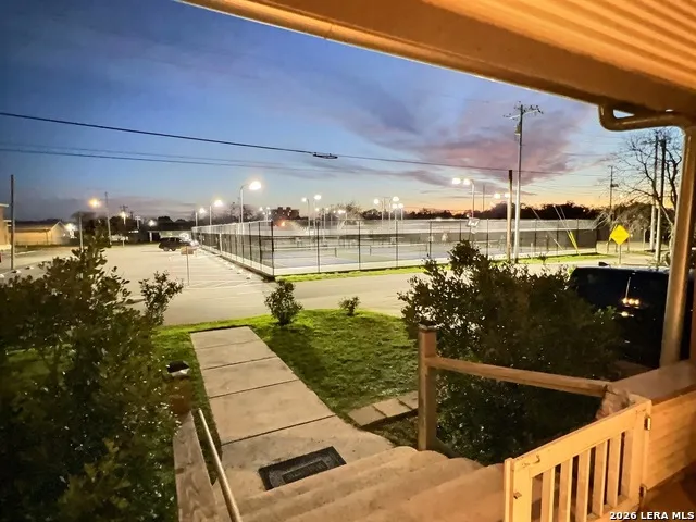 404 W Walnut Seguin, TX 78155
