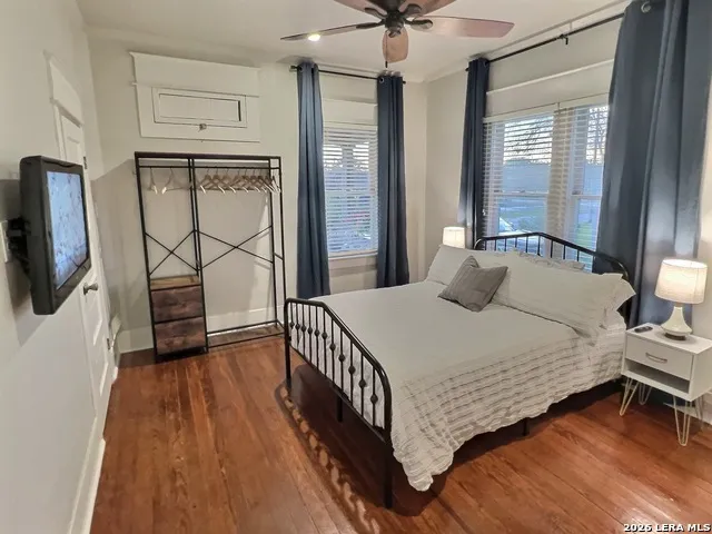 404 W Walnut Seguin, TX 78155
