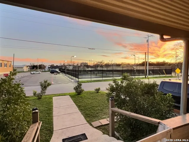 404 W Walnut Seguin, TX 78155