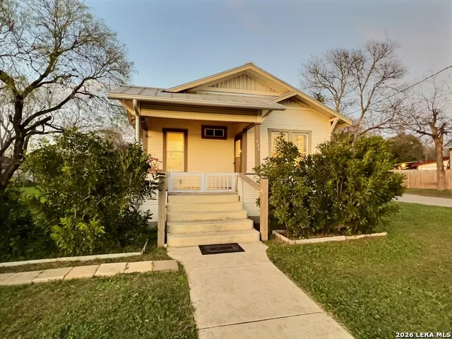 404 W Walnut Seguin, TX 78155