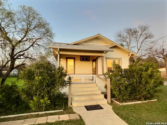 404 W Walnut Seguin, TX 78155