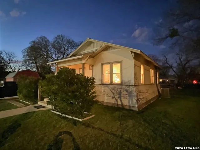404 W Walnut Seguin, TX 78155