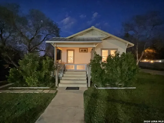 404 W Walnut Seguin, TX 78155