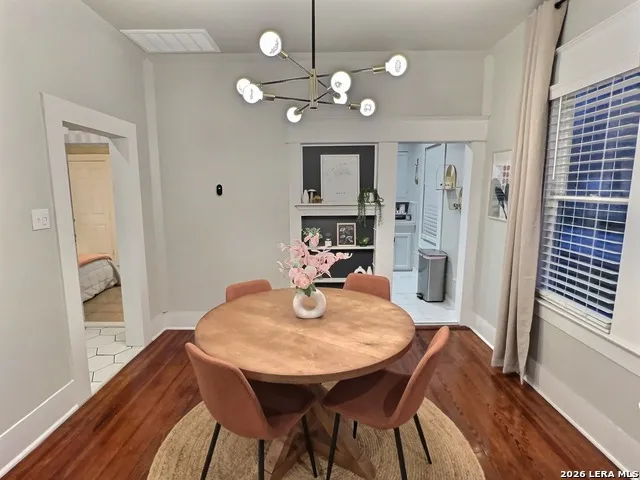 404 W Walnut Seguin, TX 78155