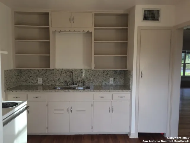 1204 WILTSHIRE AVE Terrell Hills, TX 78209