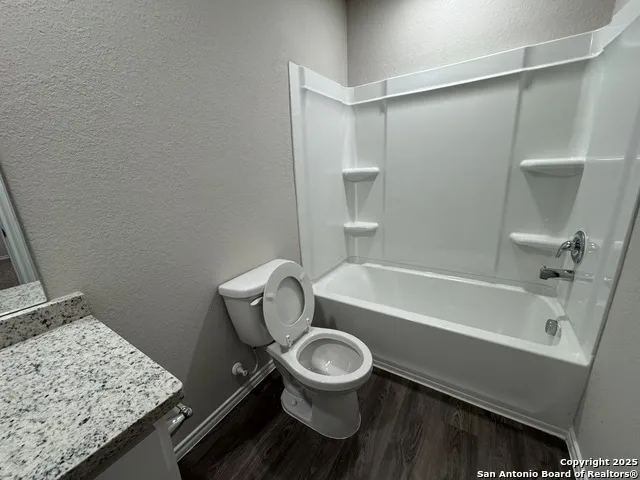 5330 Lisa Point Unit 102 Converse, TX 78109