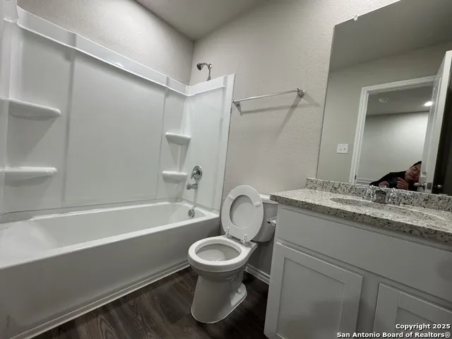 5330 Lisa Point Unit 102 Converse, TX 78109