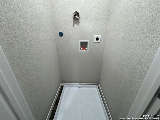 5330 Lisa Point Unit 102 Converse, TX 78109