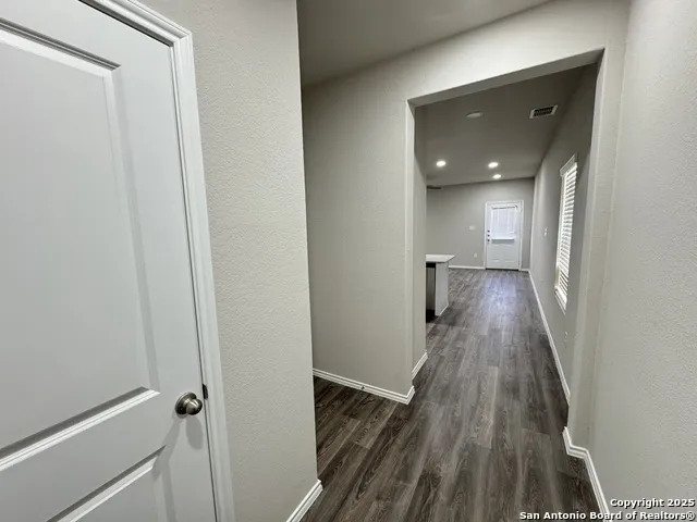 5330 Lisa Point Unit 102 Converse, TX 78109