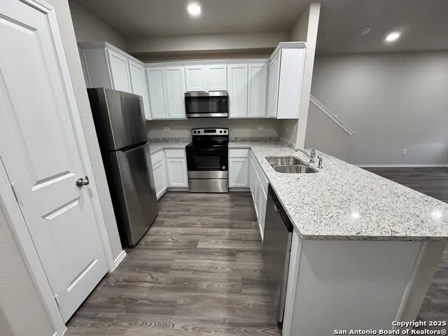 5330 Lisa Point Unit 102 Converse, TX 78109