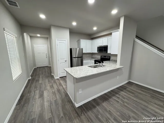 5330 Lisa Point Unit 102 Converse, TX 78109