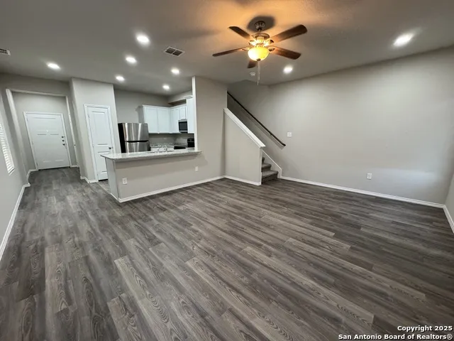 5330 Lisa Point Unit 102 Converse, TX 78109