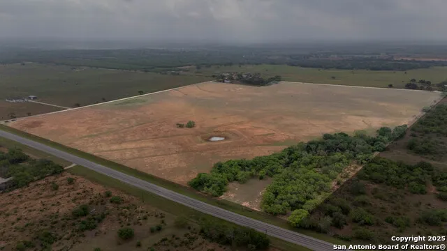 TBD County Road 133 Floresville, TX 78114