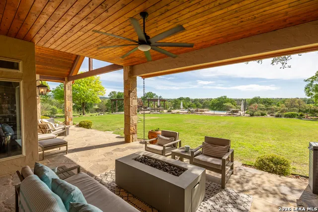 395 Bluff Creek Center Point, TX 78010