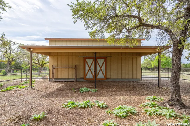 395 Bluff Creek Center Point, TX 78010