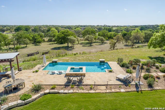 395 Bluff Creek Center Point, TX 78010