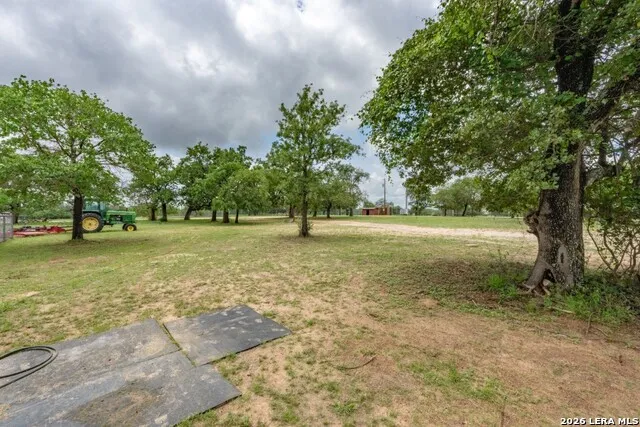 24 Sir David Ln Poteet, TX 78065