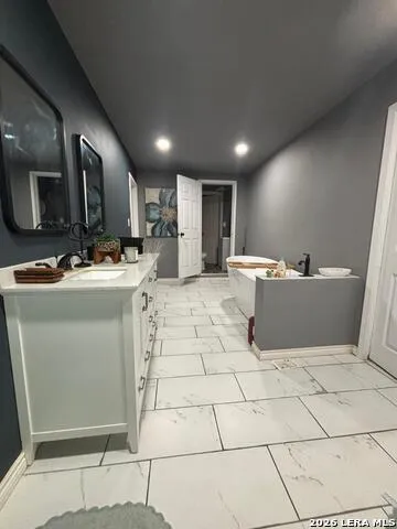 10172 Pvt 597 Mathis, TX 78368