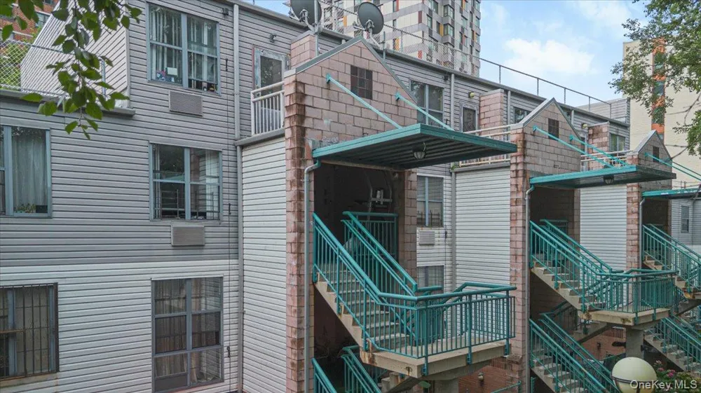 521 E 156th Street #C Bronx, NY 10455