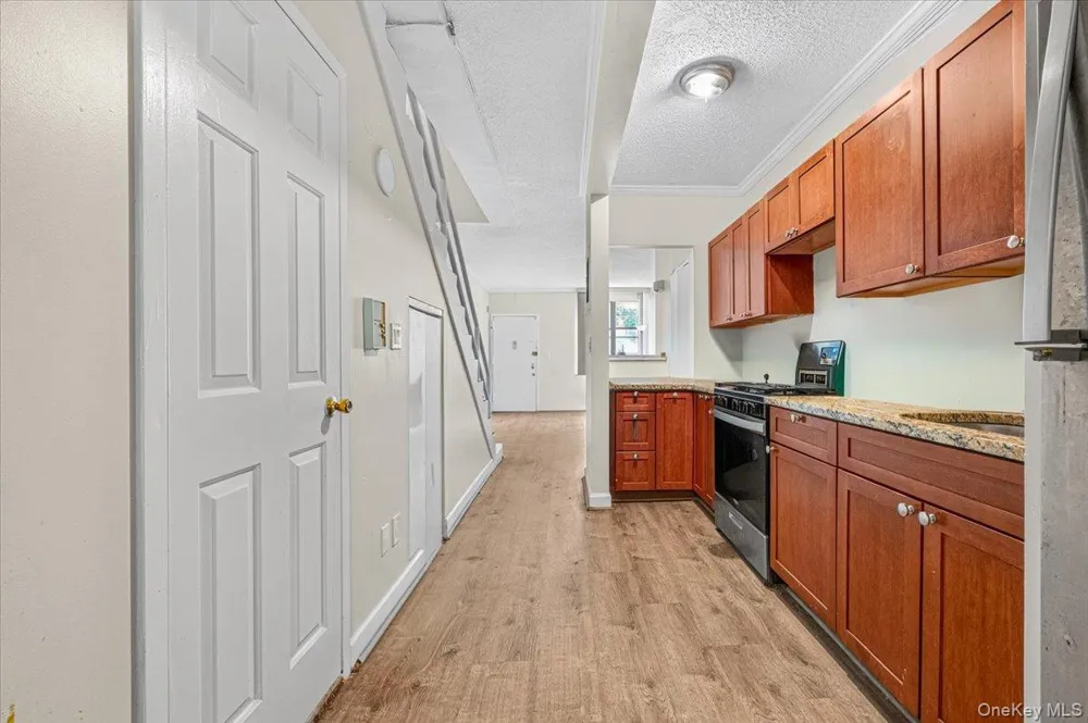 521 E 156th Street #C Bronx, NY 10455